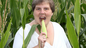 This giant mama loves to play in a cornfield 